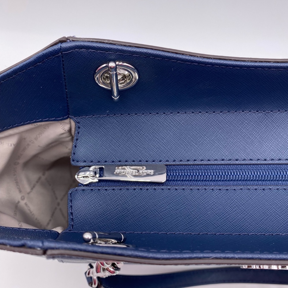 Michael Kors Chain Tote Navy - Picture 10 of 10